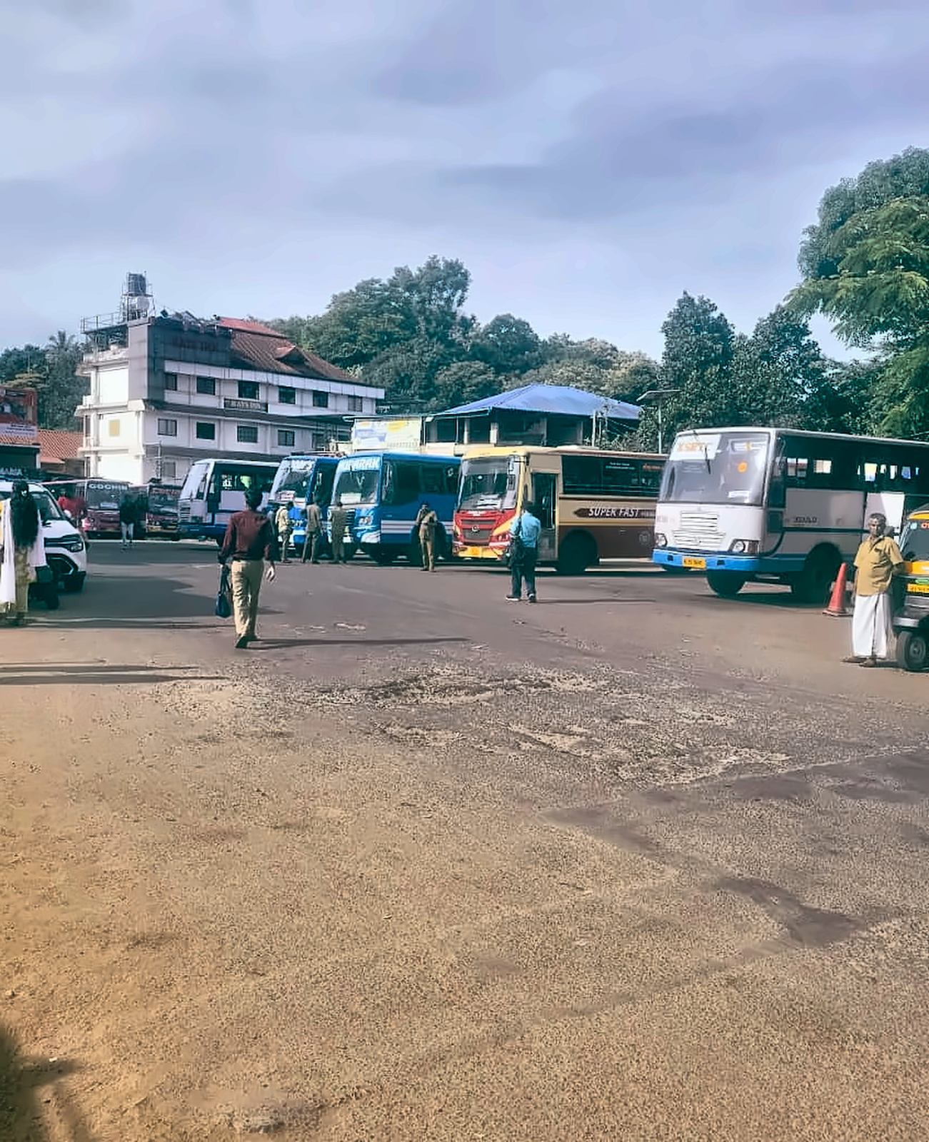 KSRTC bus stand at Kumily gateway to Thekkady